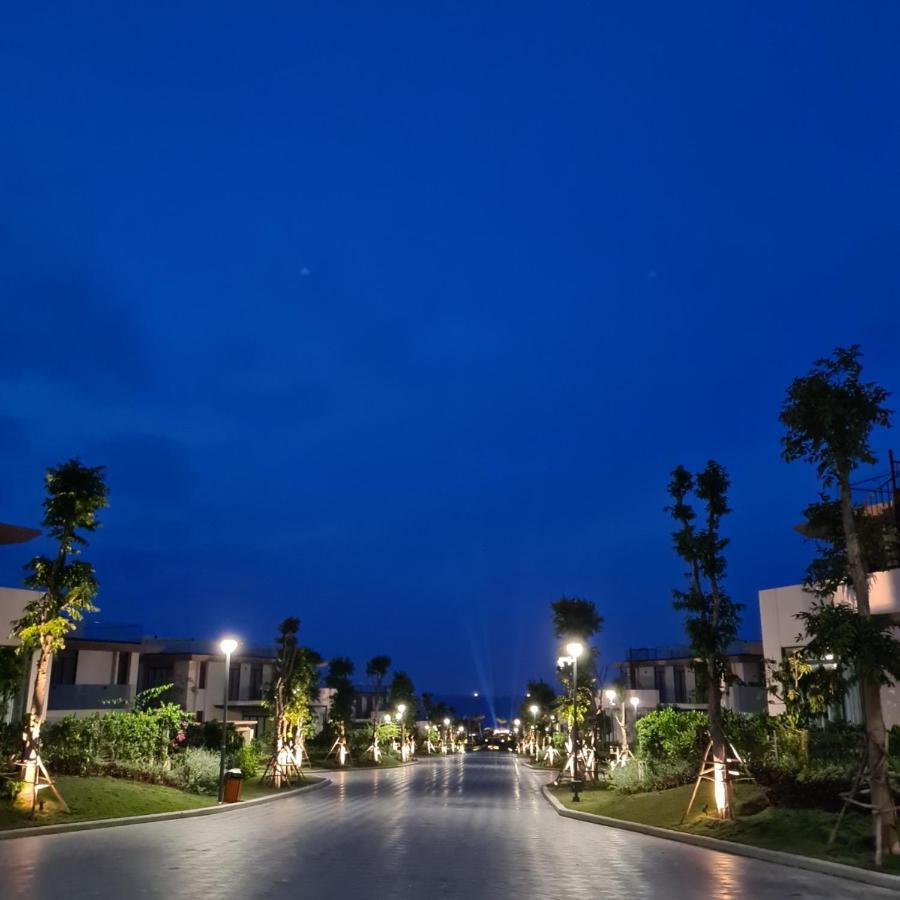 Sea View Villa In Wyndham Garden Cam Ranh Nha Trang Exterior photo